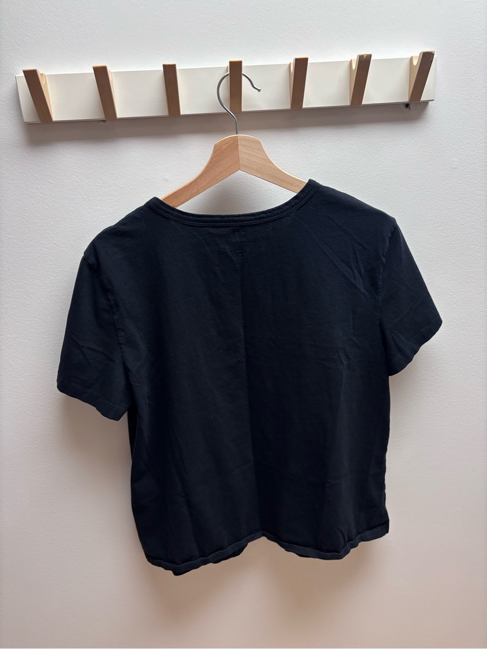 (3 for $30) GAP Black Organic Cotton Crewneck Tee - Picture 3 of 6